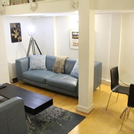 Central 2-Bed, 2-Bath Sanctuary Near Holborn Station, Covent Garden & West End London Exteriör bild