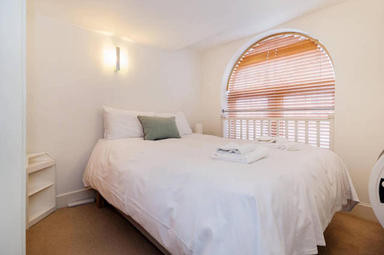 Central 2-Bed, 2-Bath Sanctuary Near Holborn Station, Covent Garden & West End London Exteriör bild