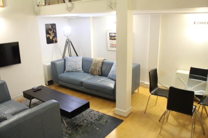Central 2-Bed, 2-Bath Sanctuary Near Holborn Station, Covent Garden & West End London Exteriör bild